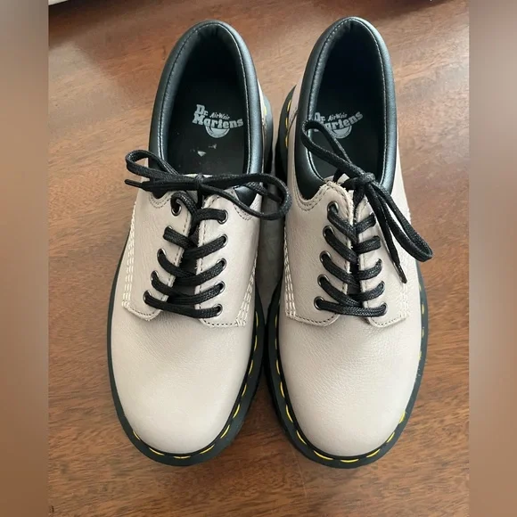 Dr. Martens Cream Quad Smooth Platform Derby NWOT - Picture 2 of 8